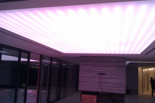 Prosvětlený strop. LED RGB, Opava