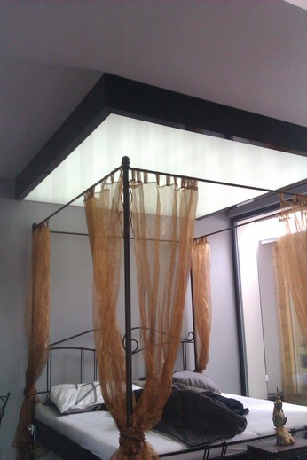 Prosvětlený strop, lakovaná MDF, stmívací LED + RGB,  Praha