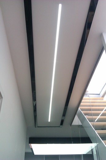 Napínaný prosvětlený strop, lakovaná MDF, Praha
